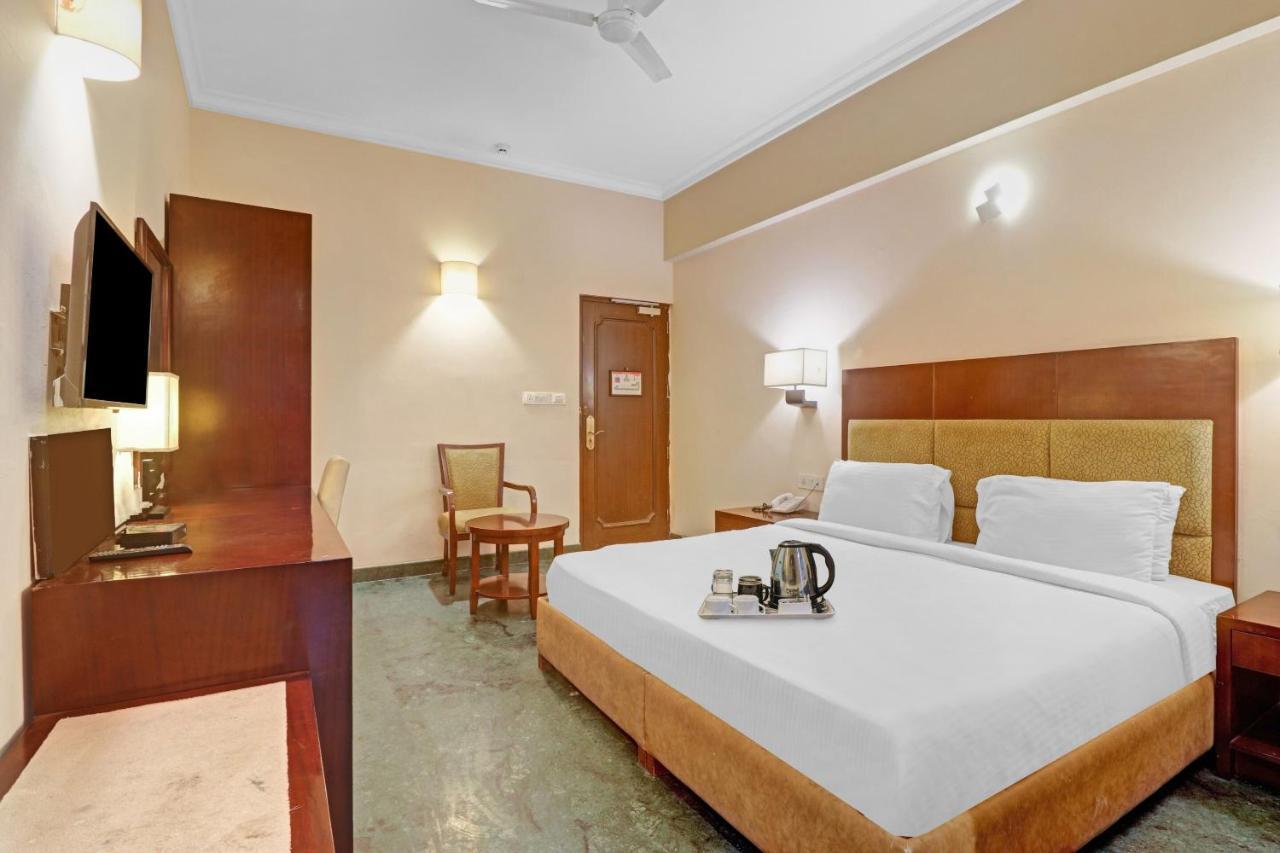 Oyo Townhouse 934 L'Elegant Hotel & Banquetby Ace Manor Ghaziabad Exterior photo